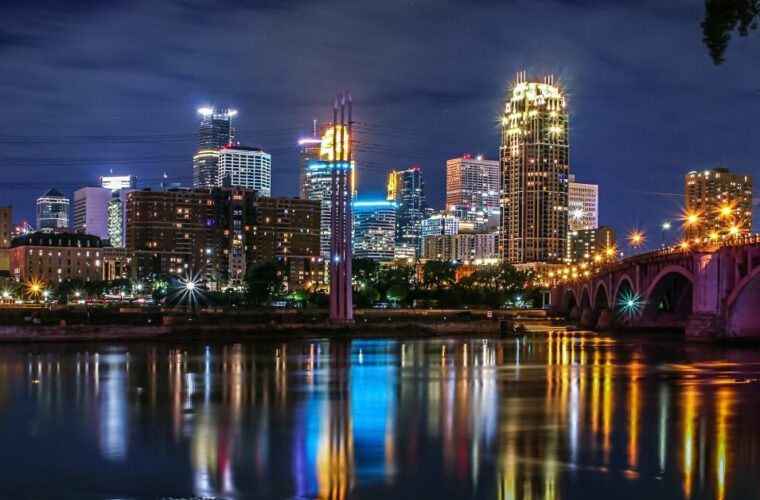 DT Minneapolis and the Mississippi long exposure